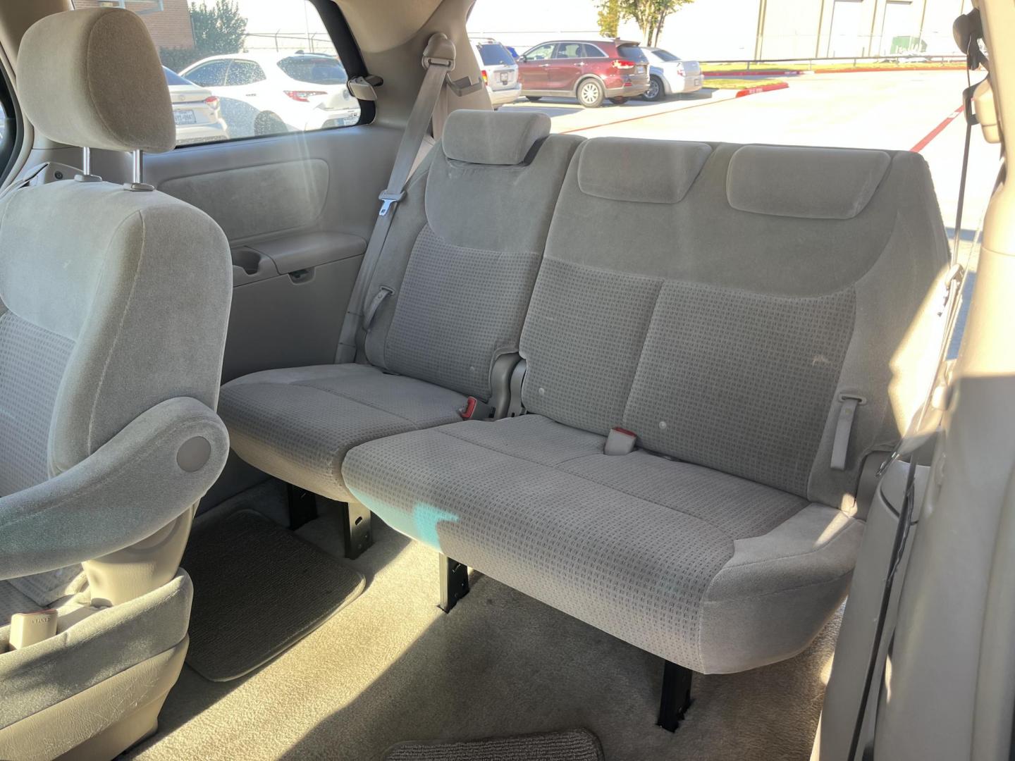 2007 GOLD Toyota Sienna CE FWD 7-Passenger Seating (5TDZK23C97S) with an 3.5L V6 EFI DOHC 24V engine, 5-Speed Automatic Overdrive transmission, located at 14700 Tomball Parkway 249, Houston, TX, 77086, (281) 444-2200, 29.928619, -95.504074 - Photo#10