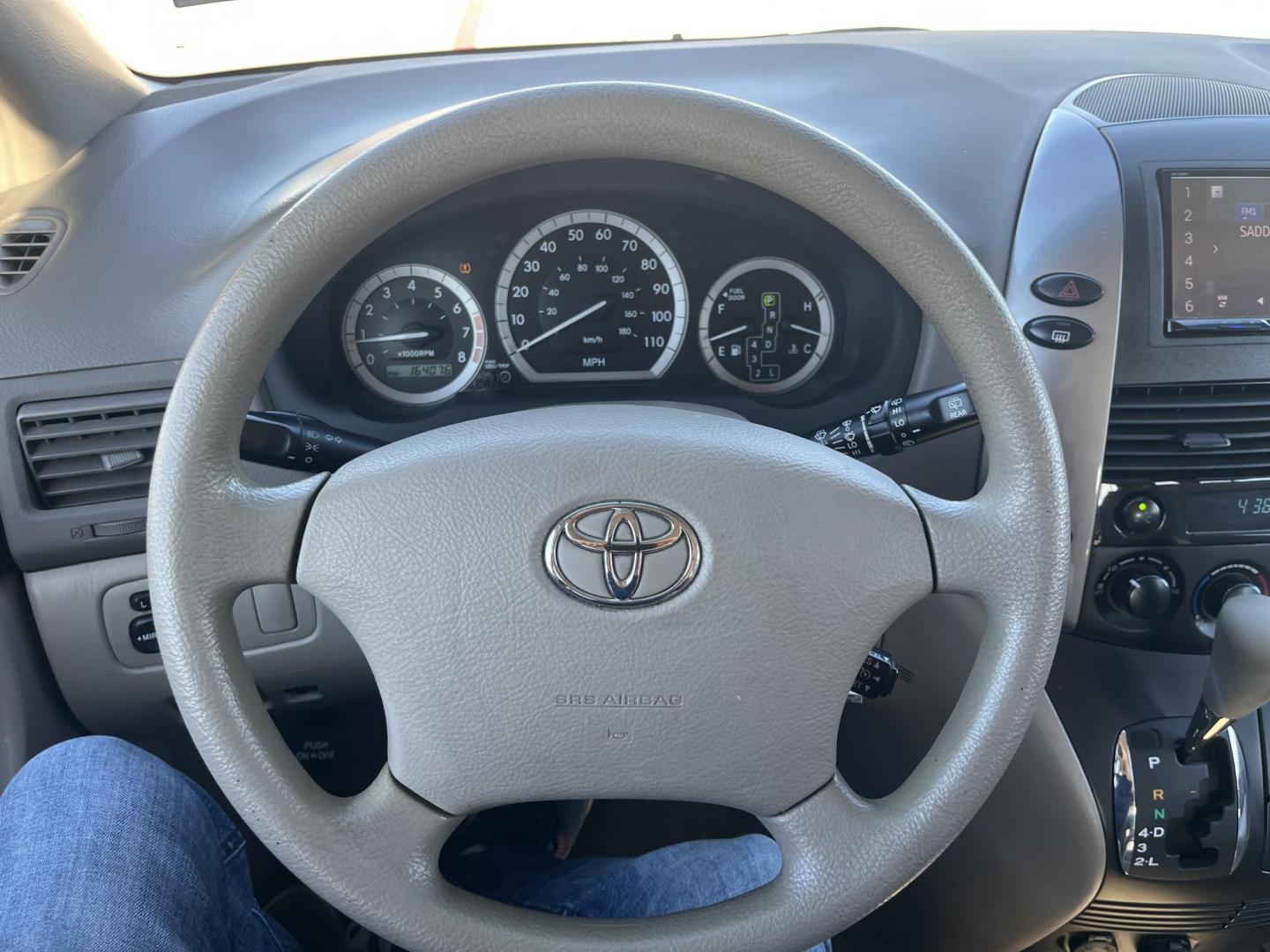 2007 GOLD Toyota Sienna CE FWD 7-Passenger Seating (5TDZK23C97S) with an 3.5L V6 EFI DOHC 24V engine, 5-Speed Automatic Overdrive transmission, located at 14700 Tomball Parkway 249, Houston, TX, 77086, (281) 444-2200, 29.928619, -95.504074 - Photo#16