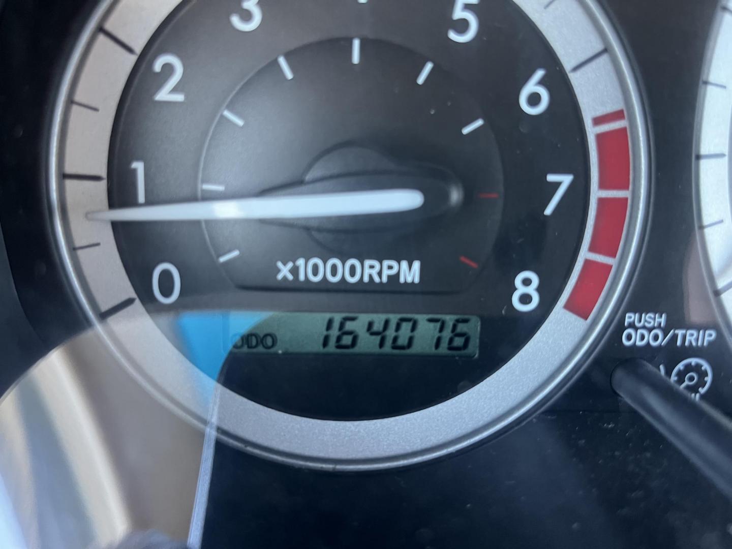 2007 GOLD Toyota Sienna CE FWD 7-Passenger Seating (5TDZK23C97S) with an 3.5L V6 EFI DOHC 24V engine, 5-Speed Automatic Overdrive transmission, located at 14700 Tomball Parkway 249, Houston, TX, 77086, (281) 444-2200, 29.928619, -95.504074 - Photo#17