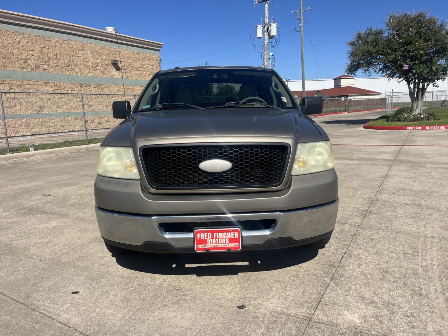 2006 GOLD Ford F-150 Lariat SuperCrew 2WD (1FTRW12W16F) with an 4.6L V8 SOHC 16V engine, 4-Speed Automatic Overdrive transmission, located at 14700 Tomball Parkway 249, Houston, TX, 77086, (281) 444-2200, 29.928619, -95.504074 - Photo#1
