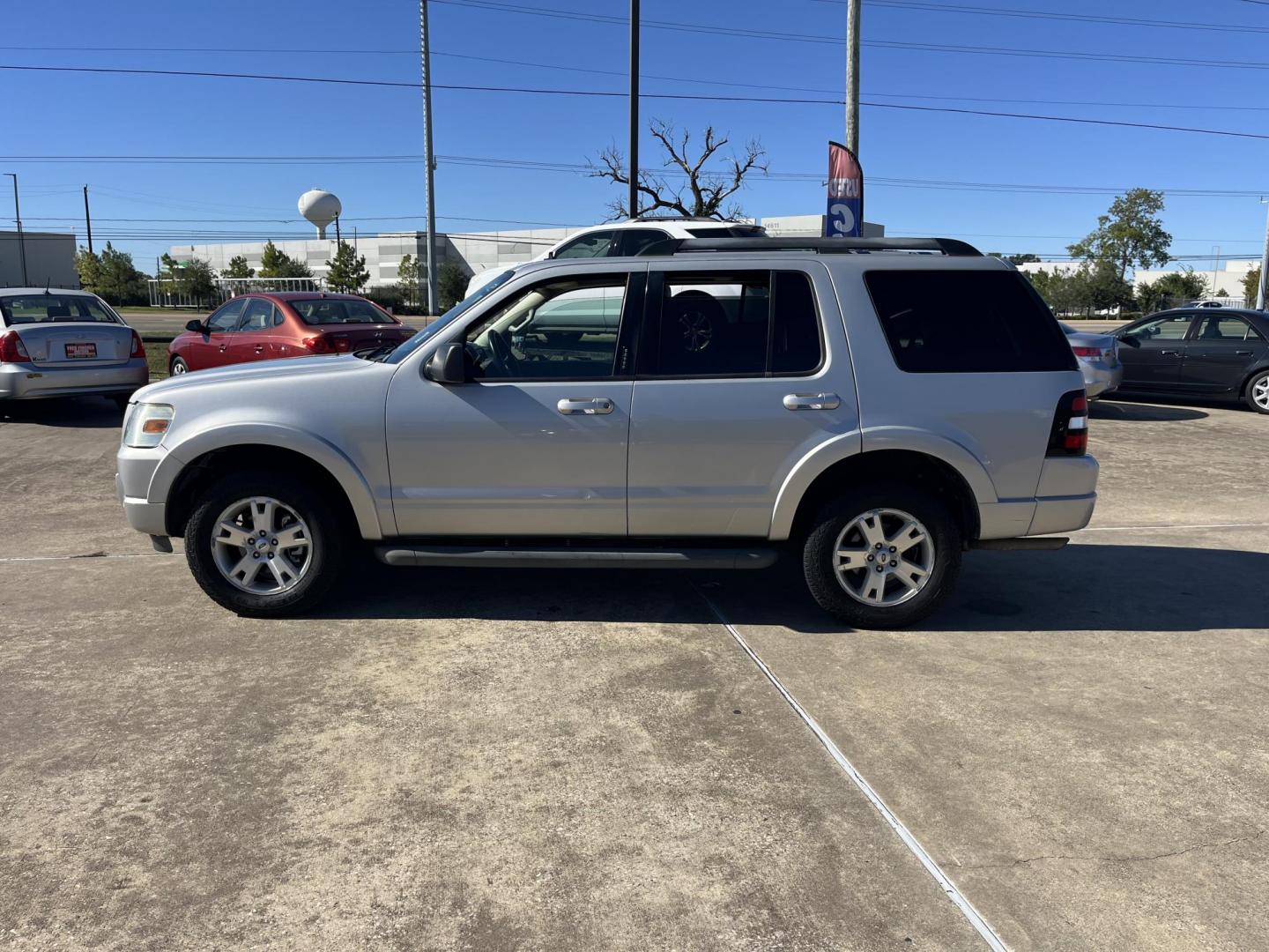 2010 Ford Explorer XLT 4.0L 4WD (1FMEU7DE1AU) with an 4.0L V6 SOHC 16V engine, 5-Speed Automatic transmission, located at 14700 Tomball Parkway 249, Houston, TX, 77086, (281) 444-2200, 29.928619, -95.504074 - Photo#2