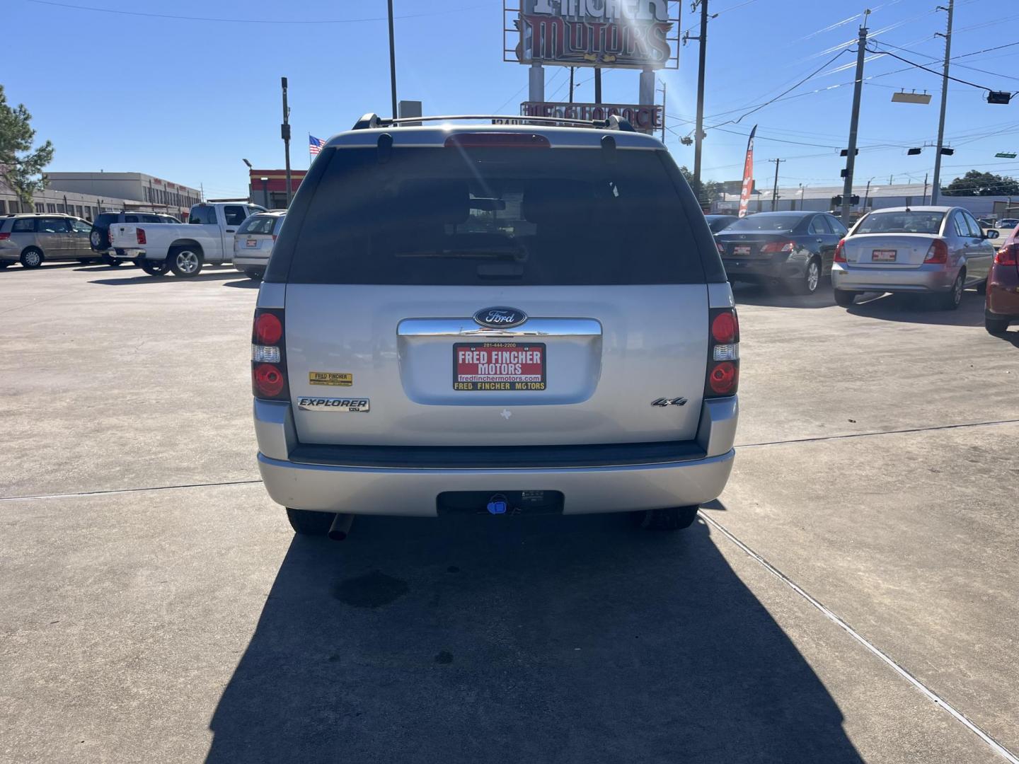 2010 Ford Explorer XLT 4.0L 4WD (1FMEU7DE1AU) with an 4.0L V6 SOHC 16V engine, 5-Speed Automatic transmission, located at 14700 Tomball Parkway 249, Houston, TX, 77086, (281) 444-2200, 29.928619, -95.504074 - Photo#4