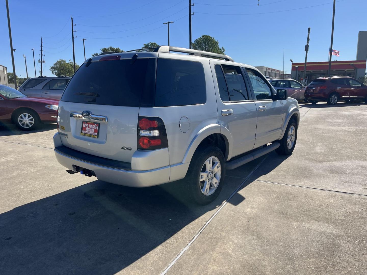 2010 Ford Explorer XLT 4.0L 4WD (1FMEU7DE1AU) with an 4.0L V6 SOHC 16V engine, 5-Speed Automatic transmission, located at 14700 Tomball Parkway 249, Houston, TX, 77086, (281) 444-2200, 29.928619, -95.504074 - Photo#5