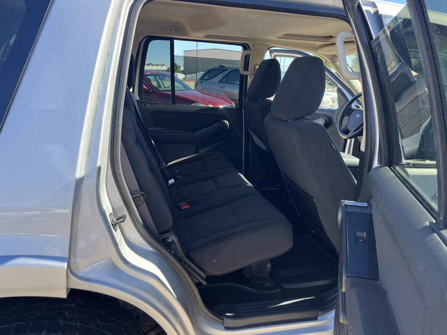 2010 Ford Explorer XLT 4.0L 4WD (1FMEU7DE1AU) with an 4.0L V6 SOHC 16V engine, 5-Speed Automatic transmission, located at 14700 Tomball Parkway 249, Houston, TX, 77086, (281) 444-2200, 29.928619, -95.504074 - Photo#11