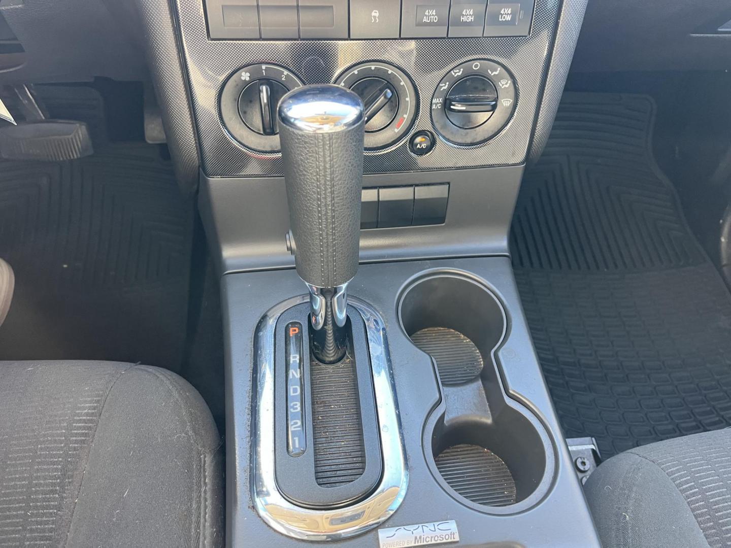 2010 Ford Explorer XLT 4.0L 4WD (1FMEU7DE1AU) with an 4.0L V6 SOHC 16V engine, 5-Speed Automatic transmission, located at 14700 Tomball Parkway 249, Houston, TX, 77086, (281) 444-2200, 29.928619, -95.504074 - Photo#14