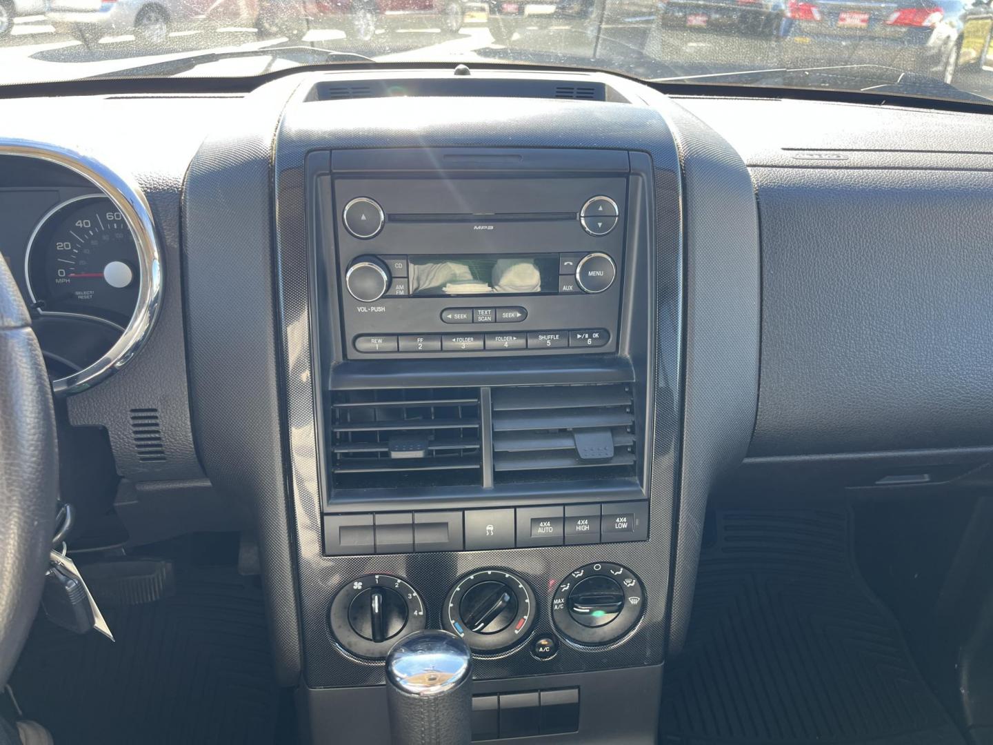 2010 Ford Explorer XLT 4.0L 4WD (1FMEU7DE1AU) with an 4.0L V6 SOHC 16V engine, 5-Speed Automatic transmission, located at 14700 Tomball Parkway 249, Houston, TX, 77086, (281) 444-2200, 29.928619, -95.504074 - Photo#15