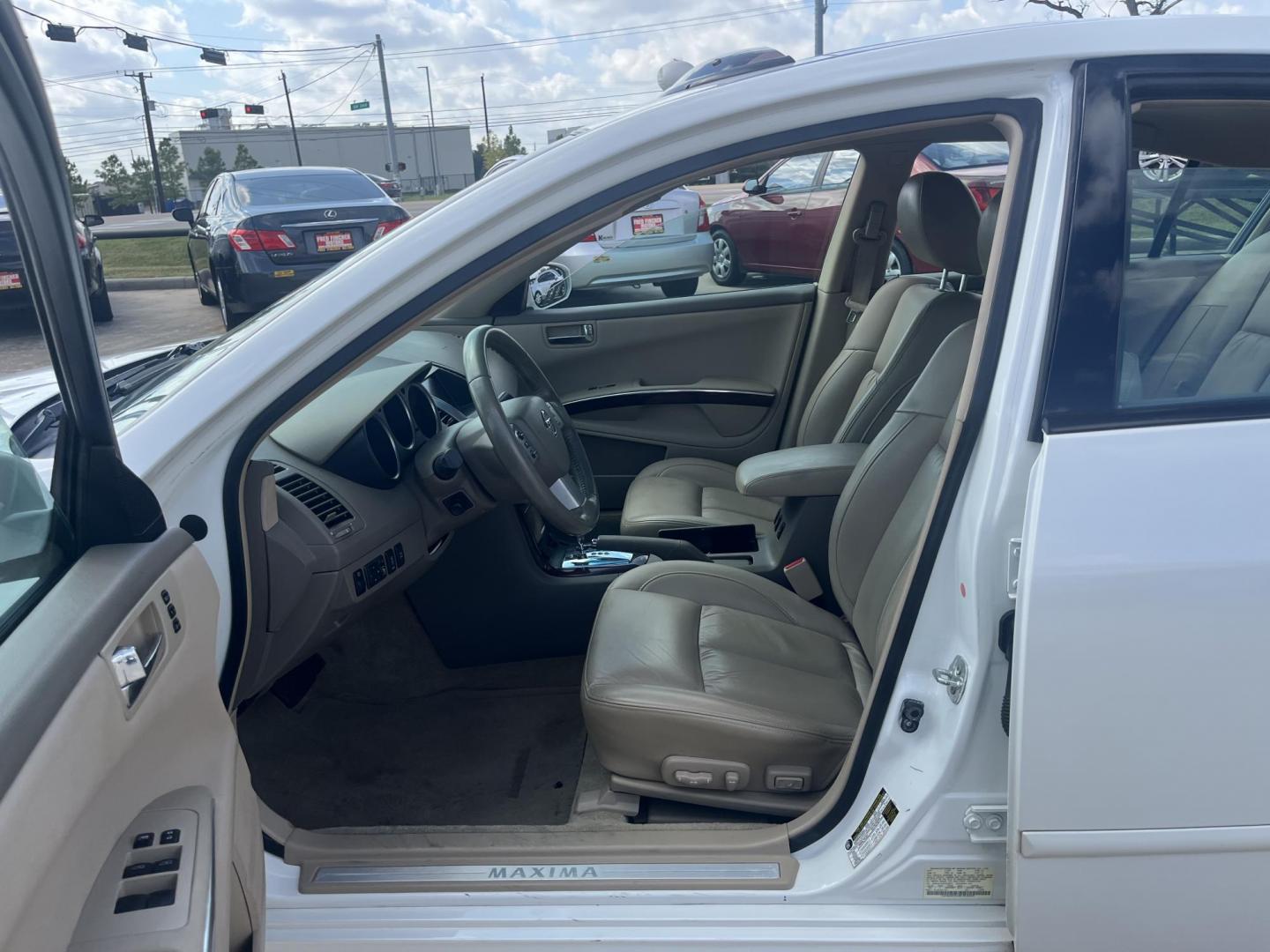2008 Nissan Maxima SE (1N4BA41EX8C) with an 3.5L V6 DOHC 24V engine, located at 14700 Tomball Parkway 249, Houston, TX, 77086, (281) 444-2200, 29.928619, -95.504074 - Photo#8