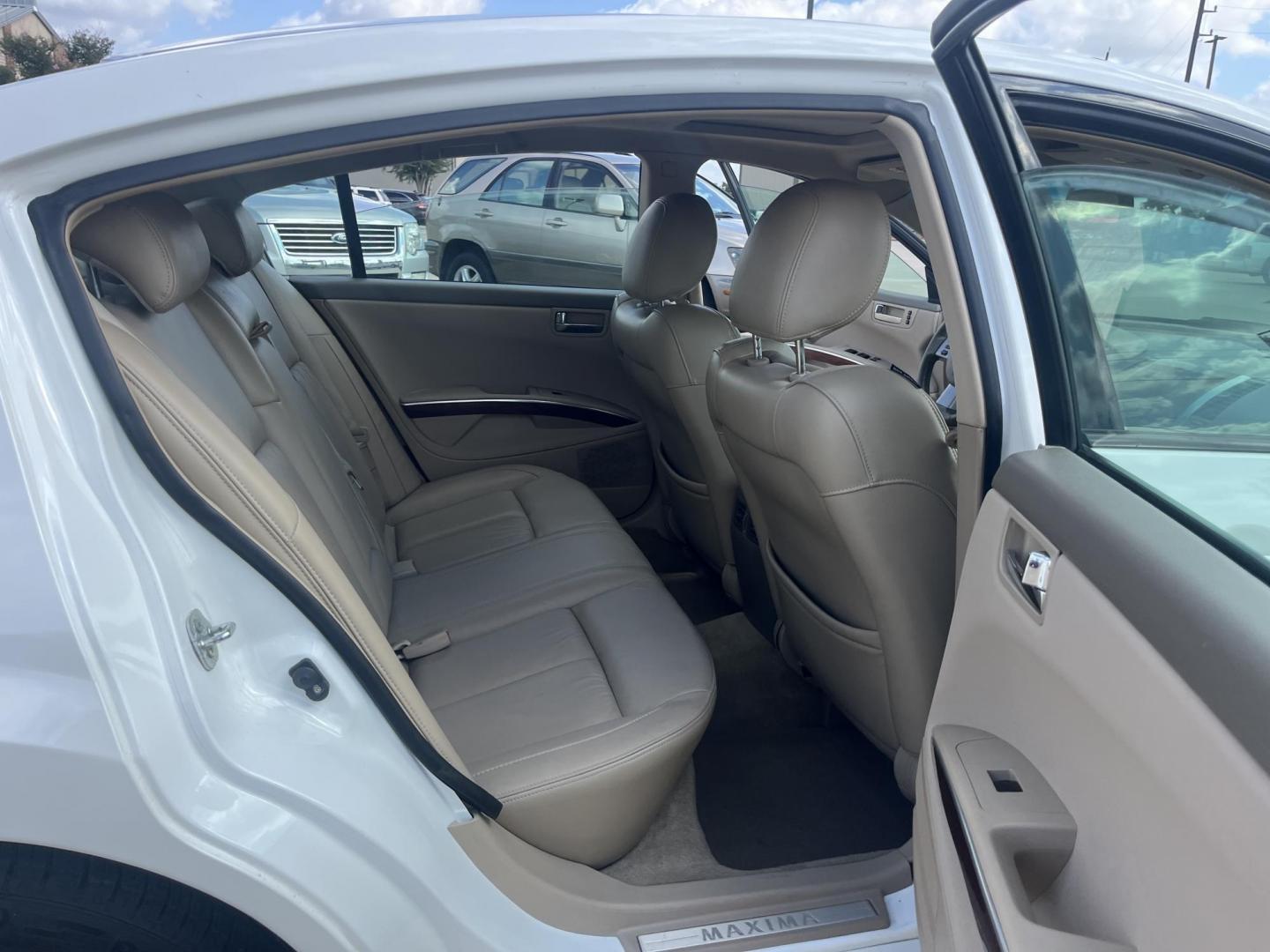 2008 Nissan Maxima SE (1N4BA41EX8C) with an 3.5L V6 DOHC 24V engine, located at 14700 Tomball Parkway 249, Houston, TX, 77086, (281) 444-2200, 29.928619, -95.504074 - Photo#12