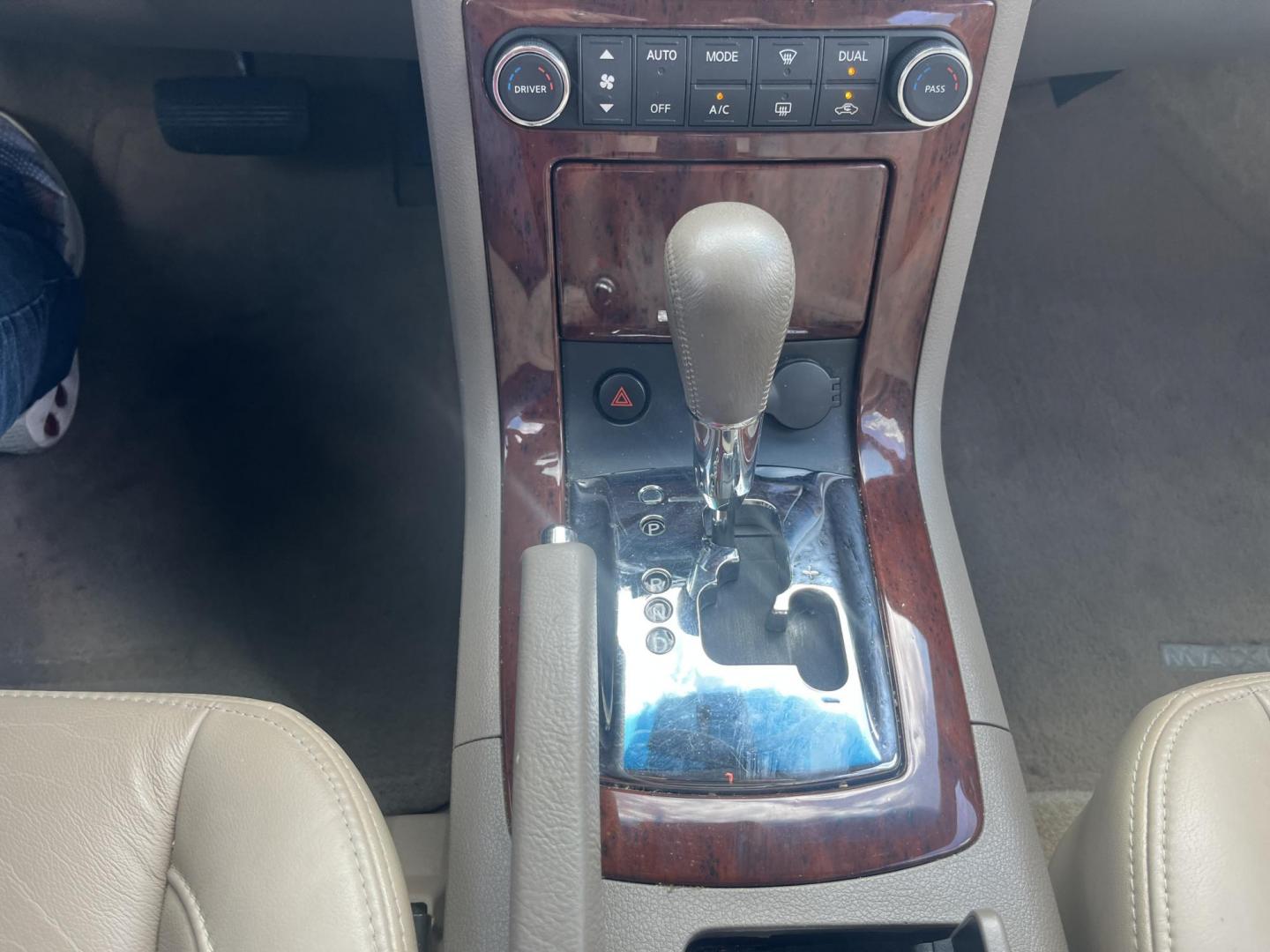 2008 Nissan Maxima SE (1N4BA41EX8C) with an 3.5L V6 DOHC 24V engine, located at 14700 Tomball Parkway 249, Houston, TX, 77086, (281) 444-2200, 29.928619, -95.504074 - Photo#13