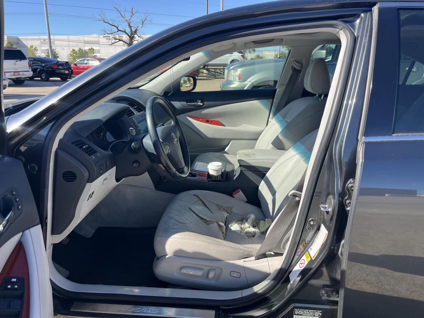 2008 Lexus ES 350 Sedan (JTHBJ46G582) with an 3.5L V6 DOHC 24V engine, 6-Speed Automatic Overdrive transmission, located at 14700 Tomball Parkway 249, Houston, TX, 77086, (281) 444-2200, 29.928619, -95.504074 - Photo#8