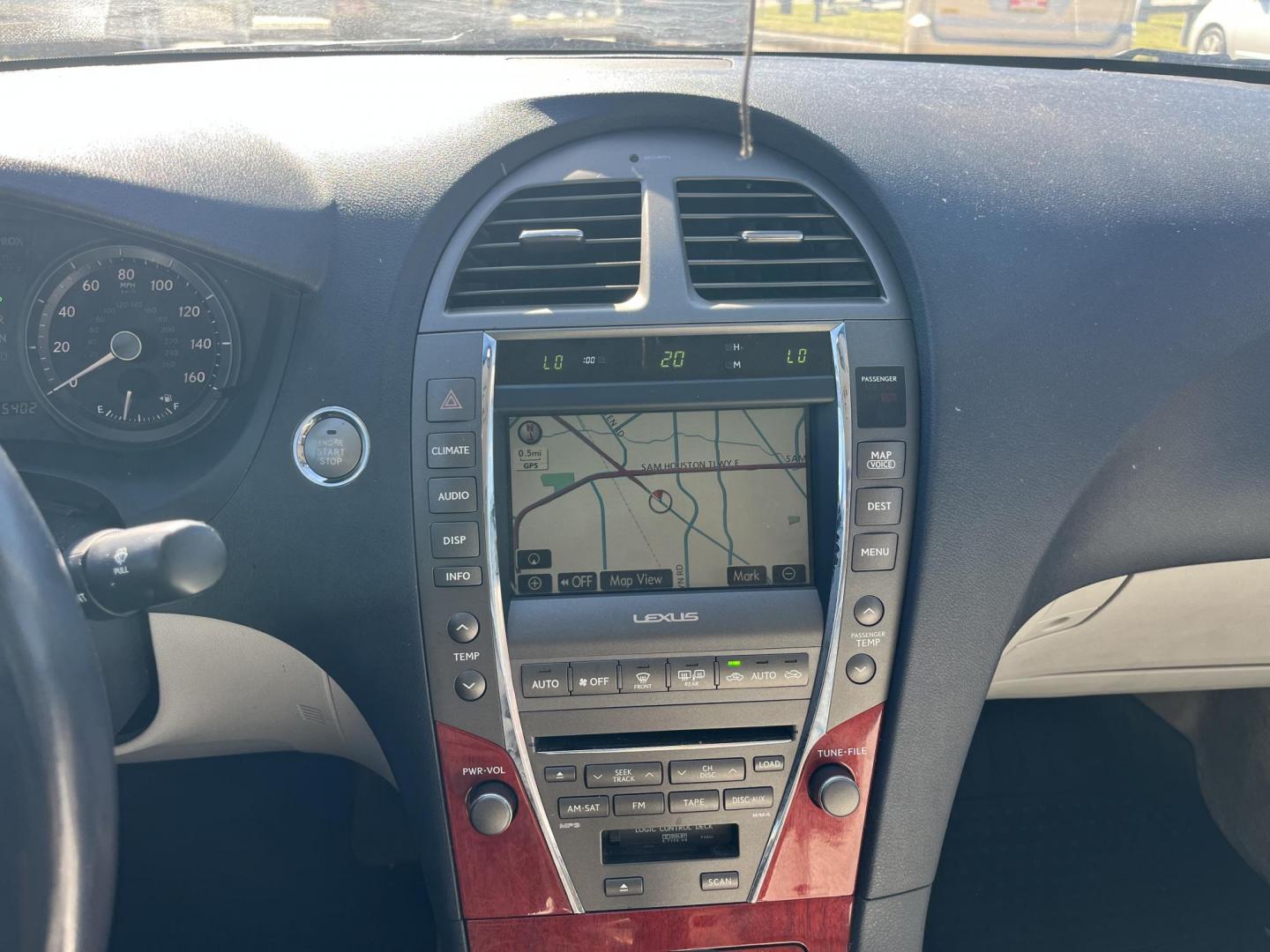 2008 Lexus ES 350 Sedan (JTHBJ46G582) with an 3.5L V6 DOHC 24V engine, 6-Speed Automatic Overdrive transmission, located at 14700 Tomball Parkway 249, Houston, TX, 77086, (281) 444-2200, 29.928619, -95.504074 - Photo#14