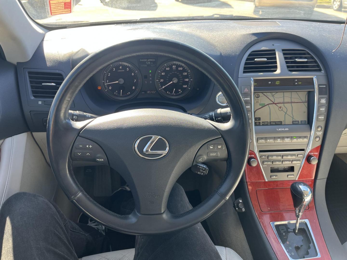 2008 Lexus ES 350 Sedan (JTHBJ46G582) with an 3.5L V6 DOHC 24V engine, 6-Speed Automatic Overdrive transmission, located at 14700 Tomball Parkway 249, Houston, TX, 77086, (281) 444-2200, 29.928619, -95.504074 - Photo#16