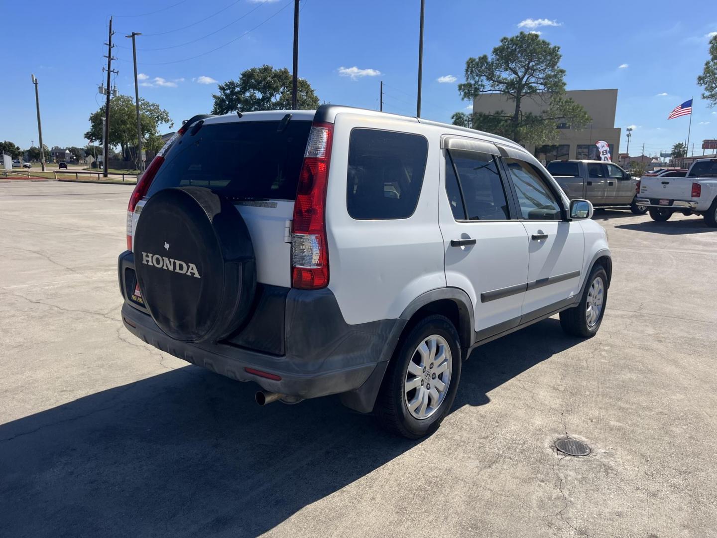 2006 Honda CR-V EX 4WD AT (JHLRD788X6C) with an 2.4L L4 DOHC 16V engine, 5-Speed Automatic Overdrive transmission, located at 14700 Tomball Parkway 249, Houston, TX, 77086, (281) 444-2200, 29.928619, -95.504074 - Photo#6