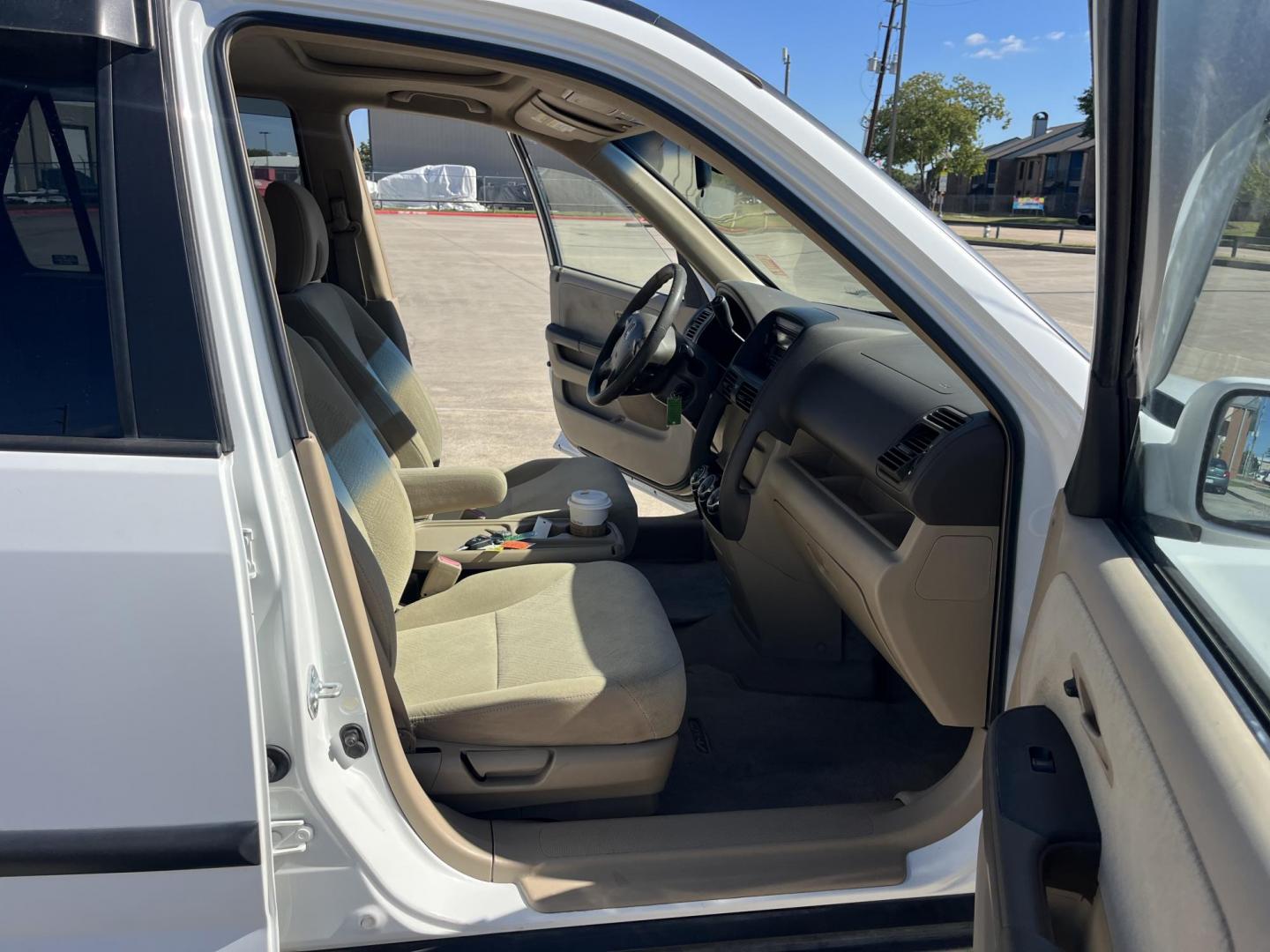 2006 Honda CR-V EX 4WD AT (JHLRD788X6C) with an 2.4L L4 DOHC 16V engine, 5-Speed Automatic Overdrive transmission, located at 14700 Tomball Parkway 249, Houston, TX, 77086, (281) 444-2200, 29.928619, -95.504074 - Photo#11