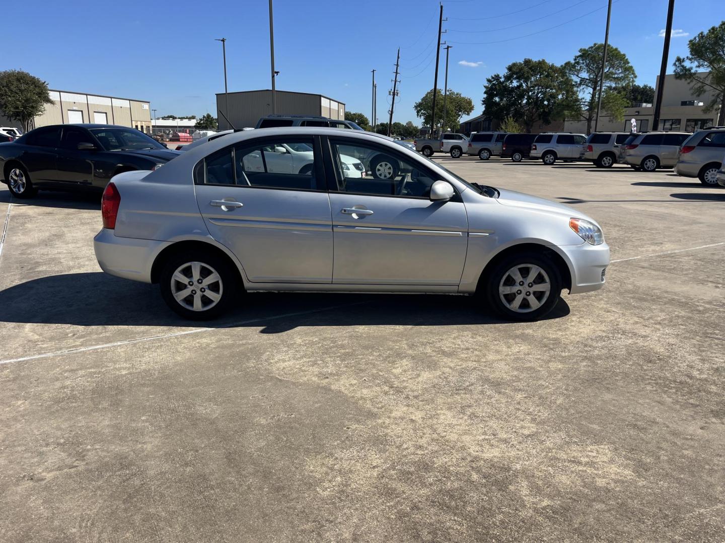 2011 Hyundai Accent GLS 4-Door (KMHCN4AC3BU) with an 1.6L L4 DOHC 16V engine, located at 14700 Tomball Parkway 249, Houston, TX, 77086, (281) 444-2200, 29.928619, -95.504074 - Photo#6