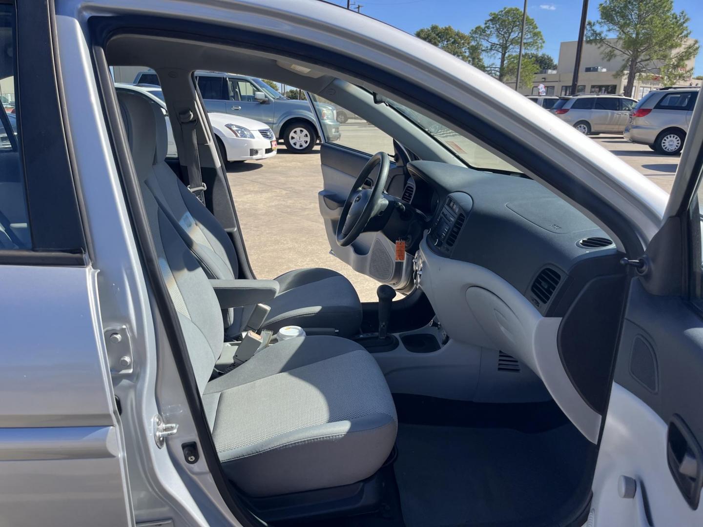2011 Hyundai Accent GLS 4-Door (KMHCN4AC3BU) with an 1.6L L4 DOHC 16V engine, located at 14700 Tomball Parkway 249, Houston, TX, 77086, (281) 444-2200, 29.928619, -95.504074 - Photo#9