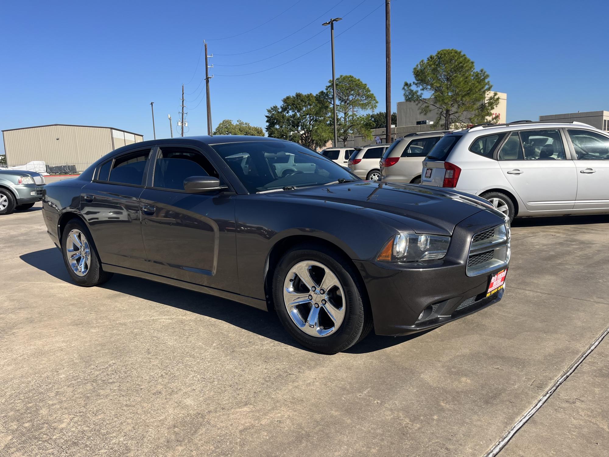 photo of 2014 Dodge Charger SE