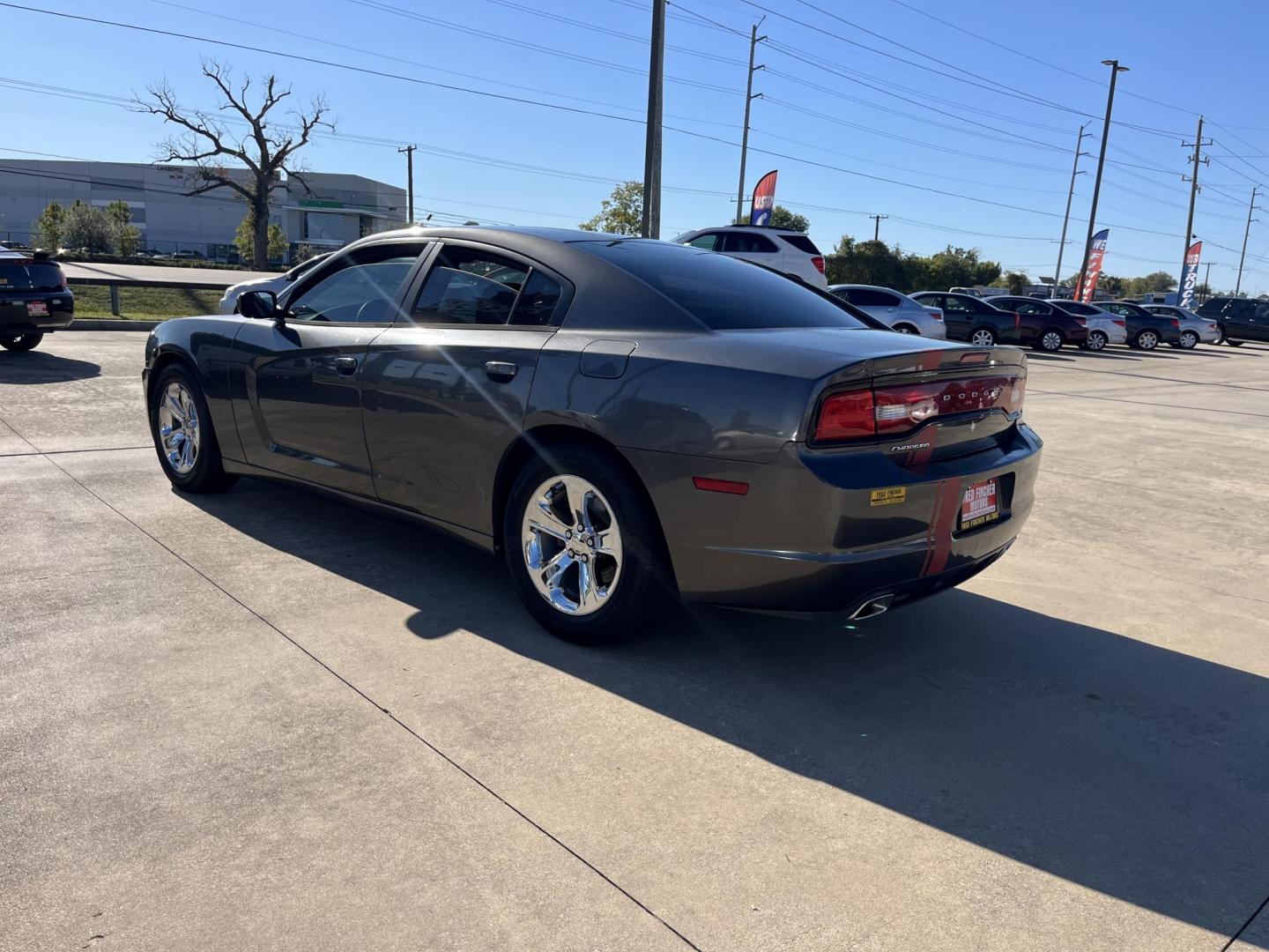2014 Dodge Charger SE (2C3CDXBG6EH) with an 3.6L V6 DOHC 24V engine, 5-Speed Automatic transmission, located at 14700 Tomball Parkway 249, Houston, TX, 77086, (281) 444-2200, 29.928619, -95.504074 - Photo#4