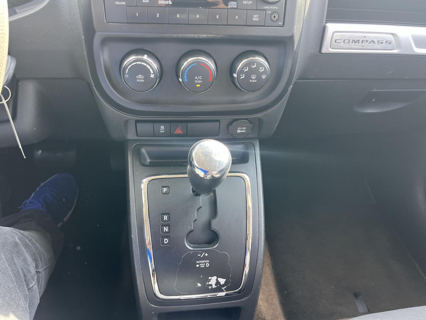 2014 black Jeep Compass Sport FWD (1C4NJCBAXED) with an 2.0L L4 DOHC 16V engine, located at 14700 Tomball Parkway 249, Houston, TX, 77086, (281) 444-2200, 29.928619, -95.504074 - Photo#14