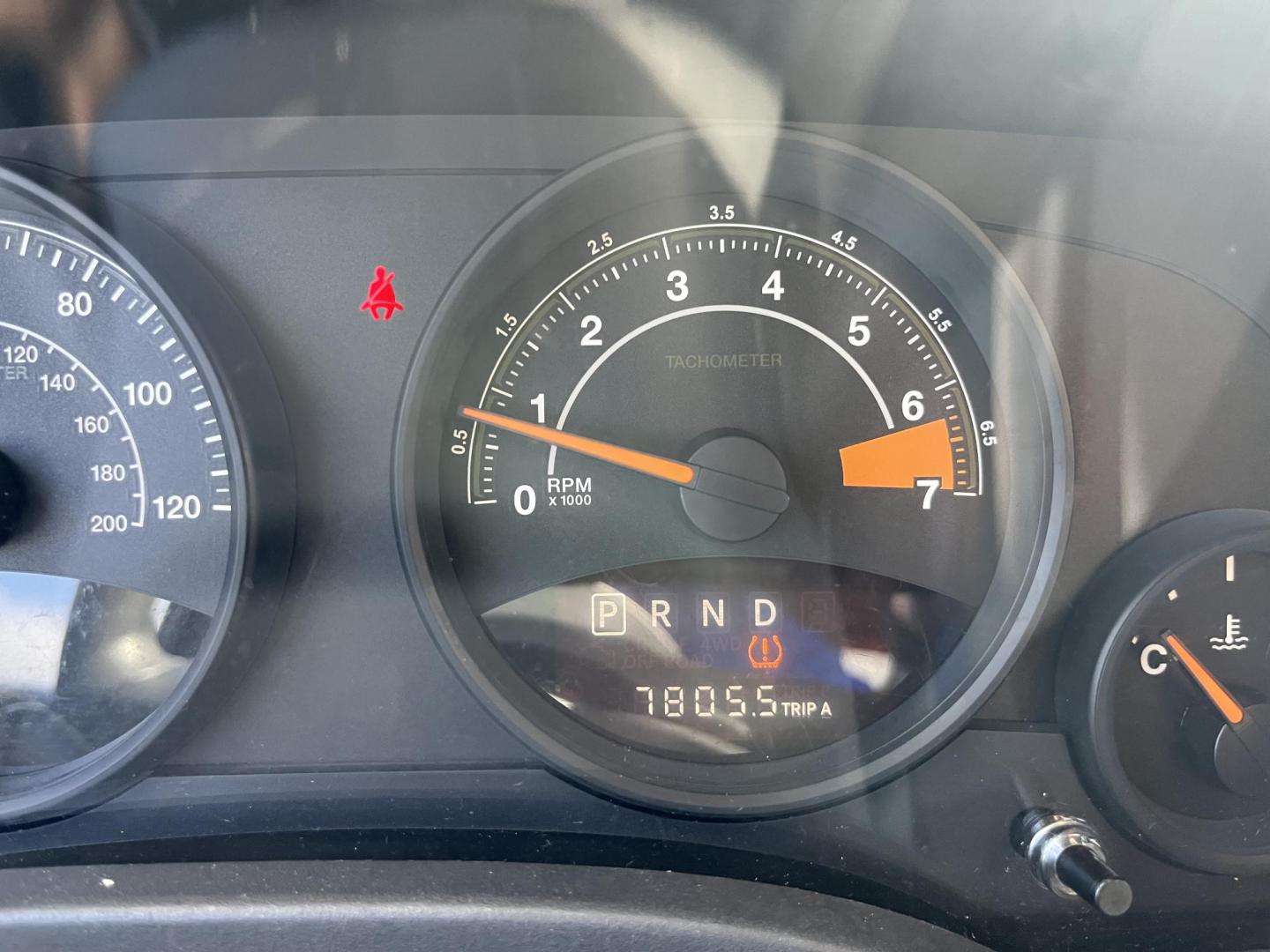 2014 black Jeep Compass Sport FWD (1C4NJCBAXED) with an 2.0L L4 DOHC 16V engine, located at 14700 Tomball Parkway 249, Houston, TX, 77086, (281) 444-2200, 29.928619, -95.504074 - Photo#17