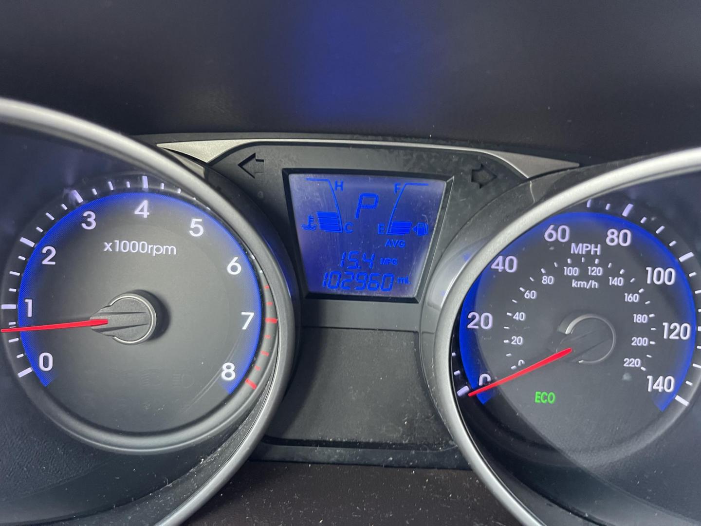 2012 white Hyundai Tucson Limited 2WD (KM8JU3ACXCU) with an 2.4L L4 DOHC 16V engine, 6-Speed Automatic transmission, located at 14700 Tomball Parkway 249, Houston, TX, 77086, (281) 444-2200, 29.928619, -95.504074 - Photo#17