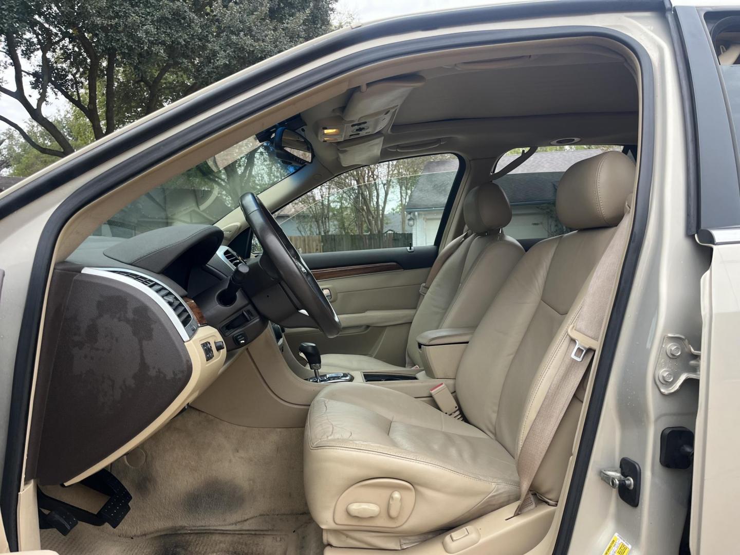 2008 GOLD Cadillac SRX V6 (1GYEE637980) with an 3.6L V6 OHV 24V engine, 5-Speed Automatic Overdrive transmission, located at 14700 Tomball Parkway 249, Houston, TX, 77086, (281) 444-2200, 29.928619, -95.504074 - Photo#7