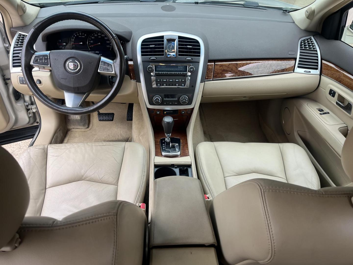 2008 GOLD Cadillac SRX V6 (1GYEE637980) with an 3.6L V6 OHV 24V engine, 5-Speed Automatic Overdrive transmission, located at 14700 Tomball Parkway 249, Houston, TX, 77086, (281) 444-2200, 29.928619, -95.504074 - Photo#9