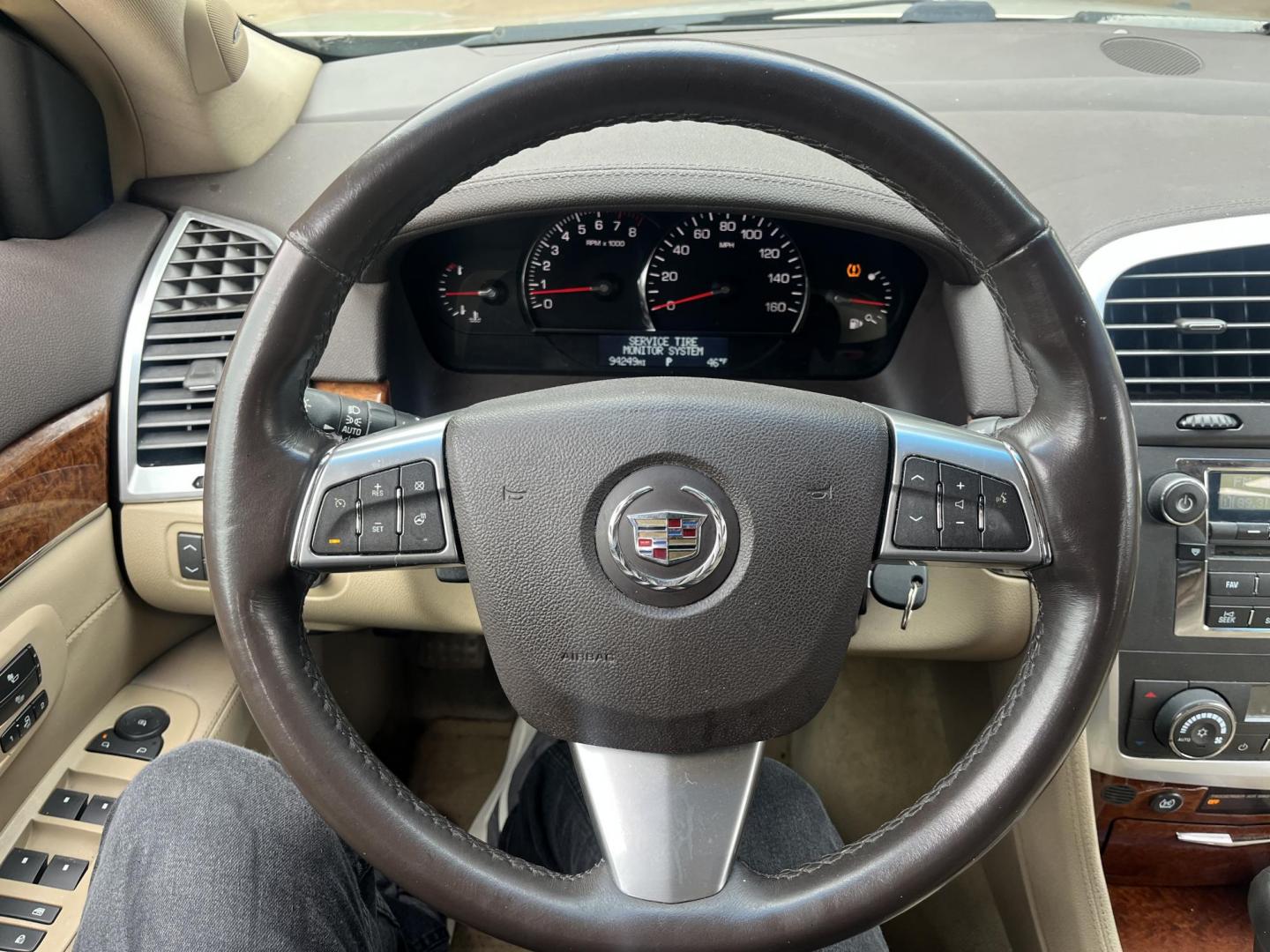 2008 GOLD Cadillac SRX V6 (1GYEE637980) with an 3.6L V6 OHV 24V engine, 5-Speed Automatic Overdrive transmission, located at 14700 Tomball Parkway 249, Houston, TX, 77086, (281) 444-2200, 29.928619, -95.504074 - Photo#14