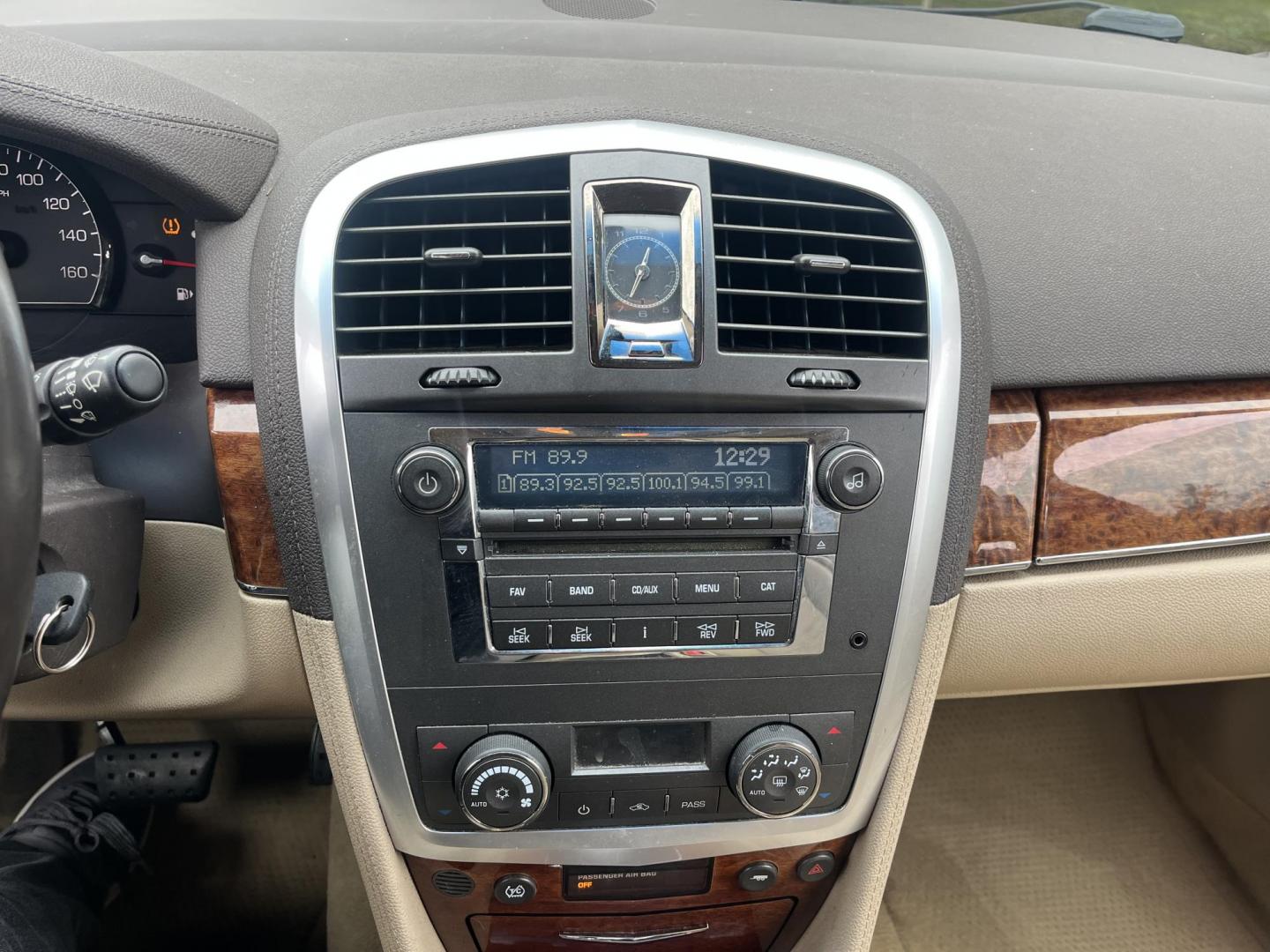 2008 GOLD Cadillac SRX V6 (1GYEE637980) with an 3.6L V6 OHV 24V engine, 5-Speed Automatic Overdrive transmission, located at 14700 Tomball Parkway 249, Houston, TX, 77086, (281) 444-2200, 29.928619, -95.504074 - Photo#13