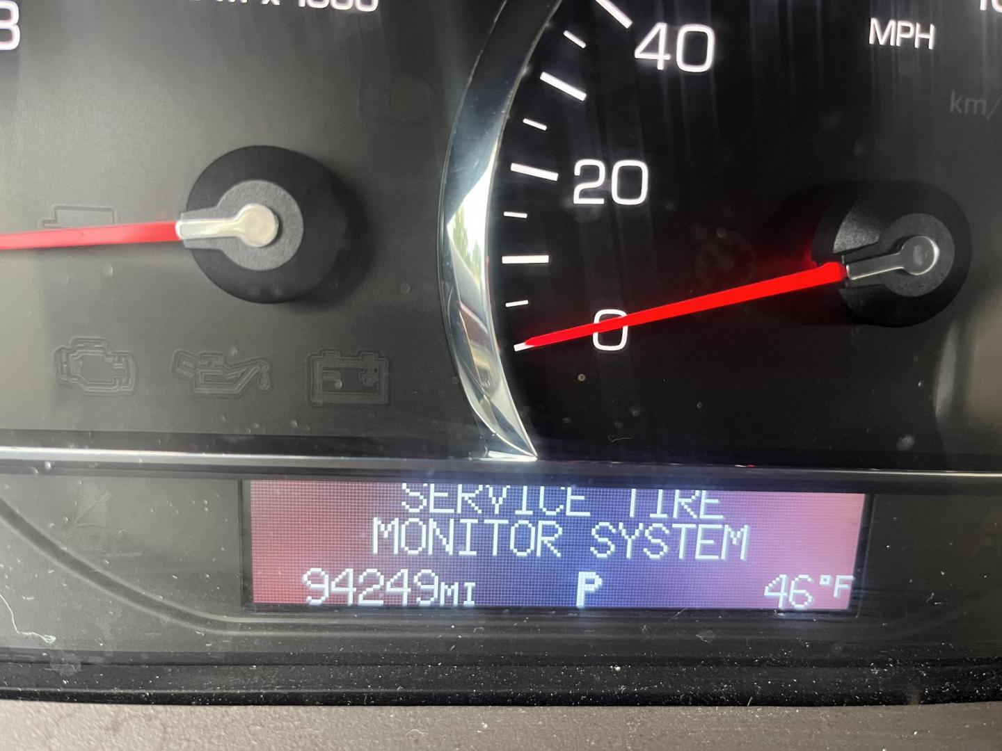 2008 GOLD Cadillac SRX V6 (1GYEE637980) with an 3.6L V6 OHV 24V engine, 5-Speed Automatic Overdrive transmission, located at 14700 Tomball Parkway 249, Houston, TX, 77086, (281) 444-2200, 29.928619, -95.504074 - Photo#15